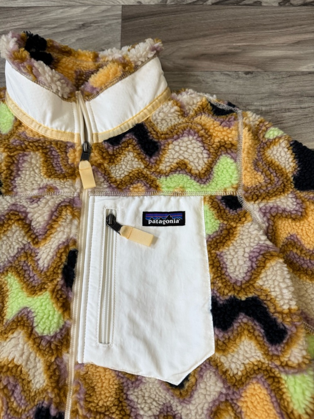 Patagonia Women's Classic Retro-X Jacket in Small Currents Natural Size Medium - Picture 5 of 14